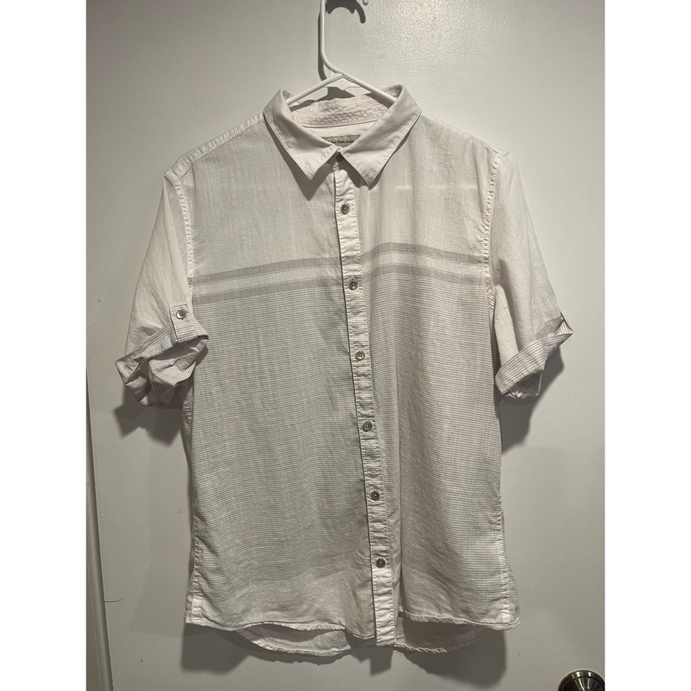 Calvin Klein button up short sleeve shirt. Men’s medium.